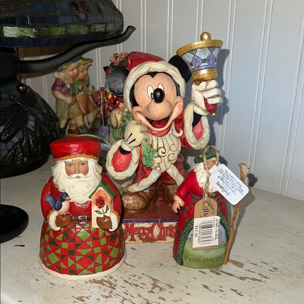 Lot Jim Shore Santa & Mickey Christmas Figurines